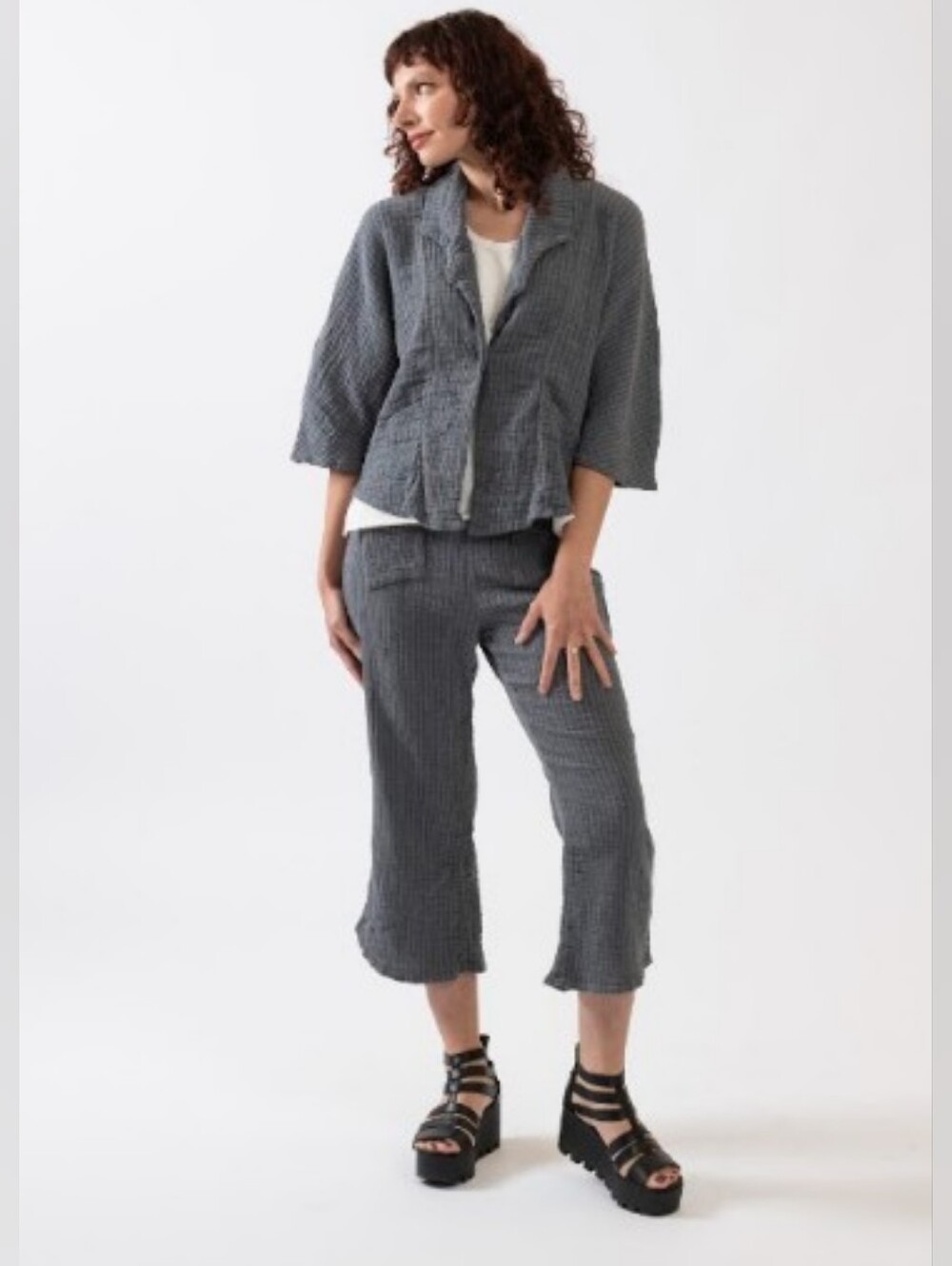 Women's Wide-Leg Textured Pull-On Pants - Gray